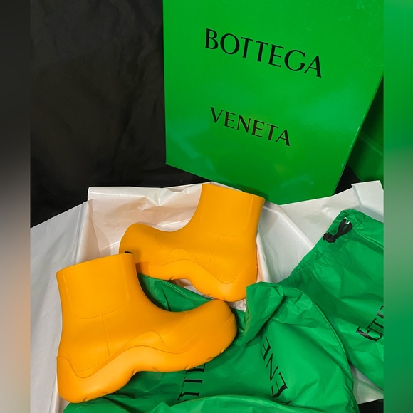 Bottega Veneta Puddle Boots - Picture 1 of 6